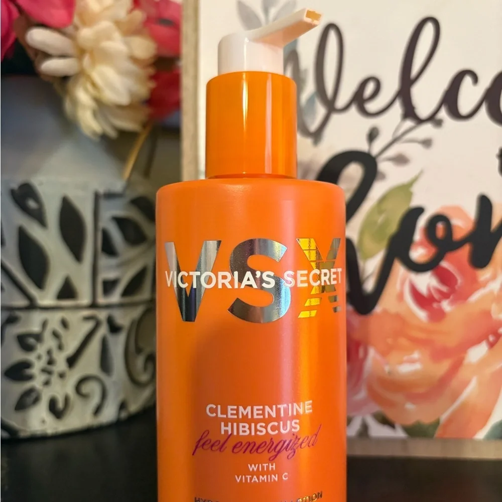 Victoria's Secret Vibrant Orange Body Lotion - Picture 2 of 3